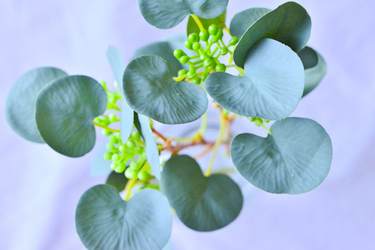 【ダイソー】造花のおすすめ商品とおしゃれなアレンジを紹介