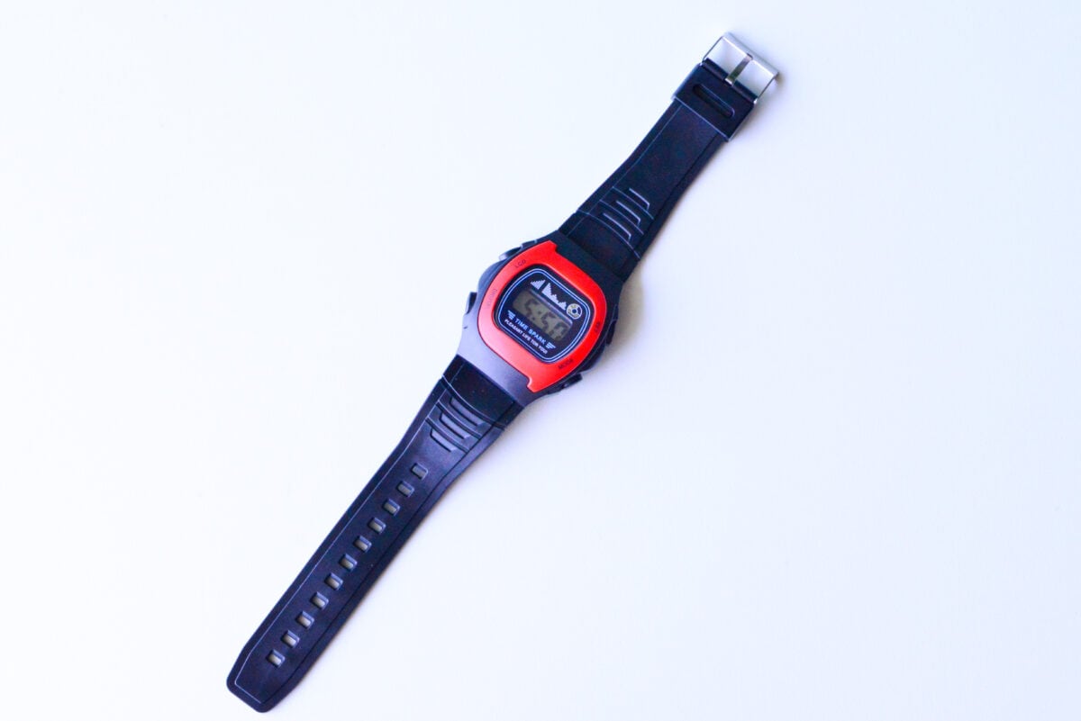 セリアの110円で買える腕時計が想像以上にいい!