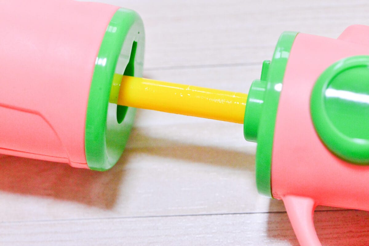 ダイソーの水鉄砲おすすめ7選!話題の電動水鉄砲やタンク式も紹介