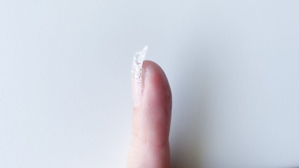 セリアのネイルシールのやり方は？新作やパーツも紹介【2025】