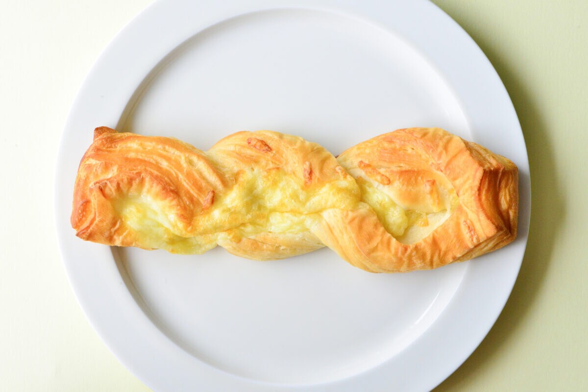 「塩気が合っていてとってもおいしい」【セブン】新作パンはリベイクも◎