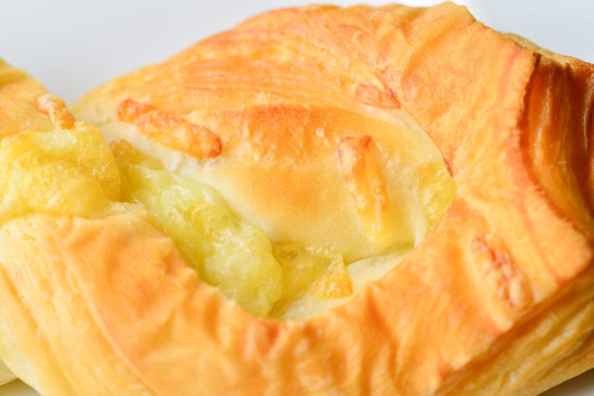 「塩気が合っていてとってもおいしい」【セブン】新作パンはリベイクも◎