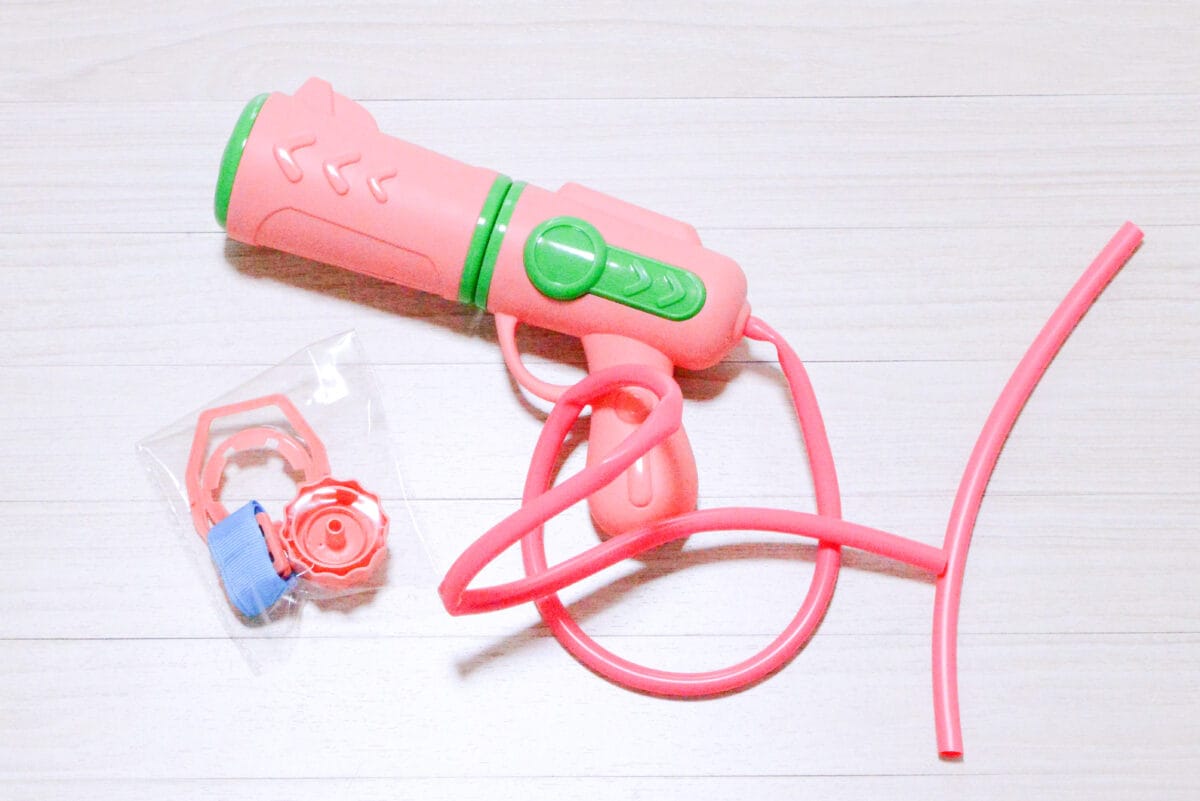 ダイソーの水鉄砲おすすめ7選!話題の電動水鉄砲やタンク式も紹介