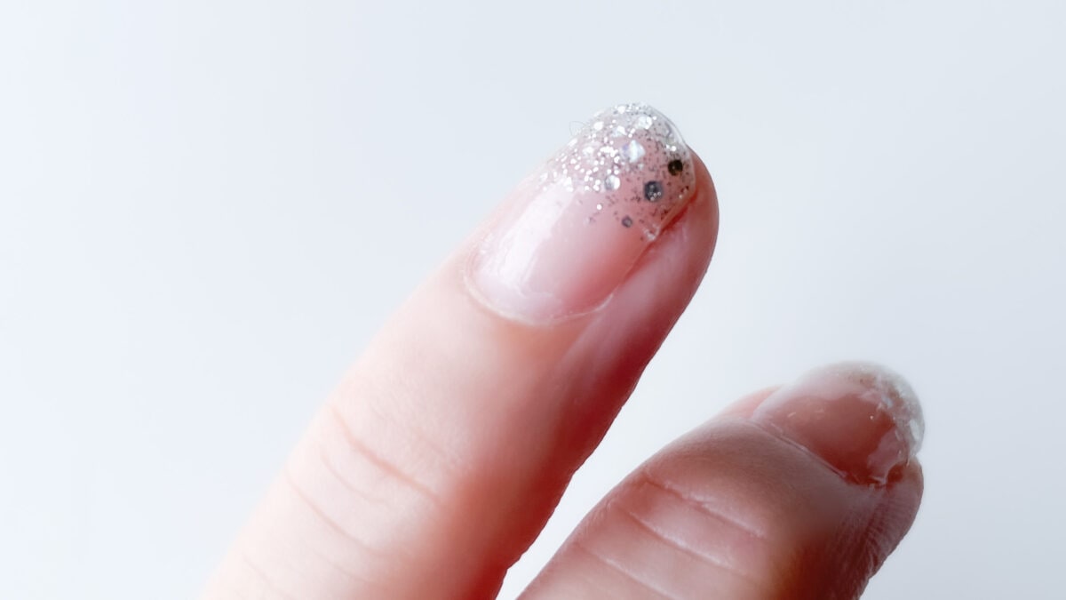 セリアのネイルシールのやり方は?新作やパーツも紹介【2025】