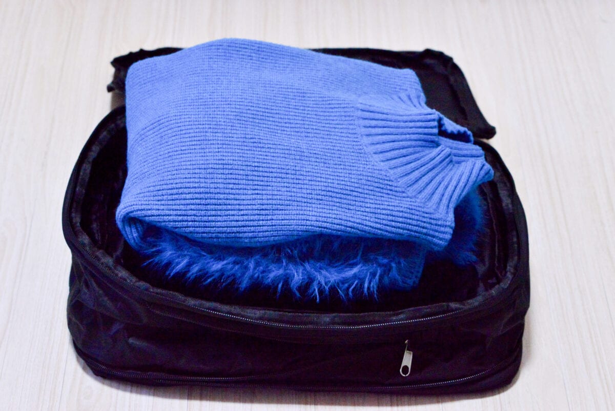 ダイソー「圧縮バッグ」は旅行におすすめ！収納にも便利な実力をレビュー