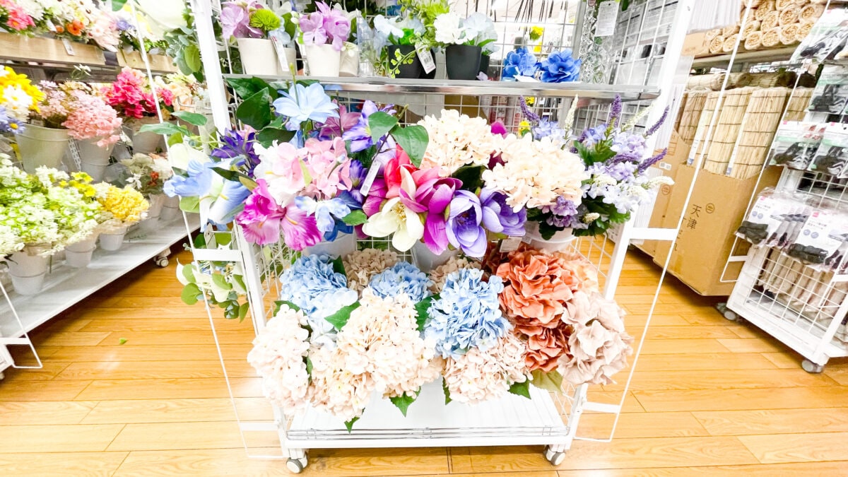 【ダイソー】造花のおすすめ商品とおしゃれなアレンジを紹介