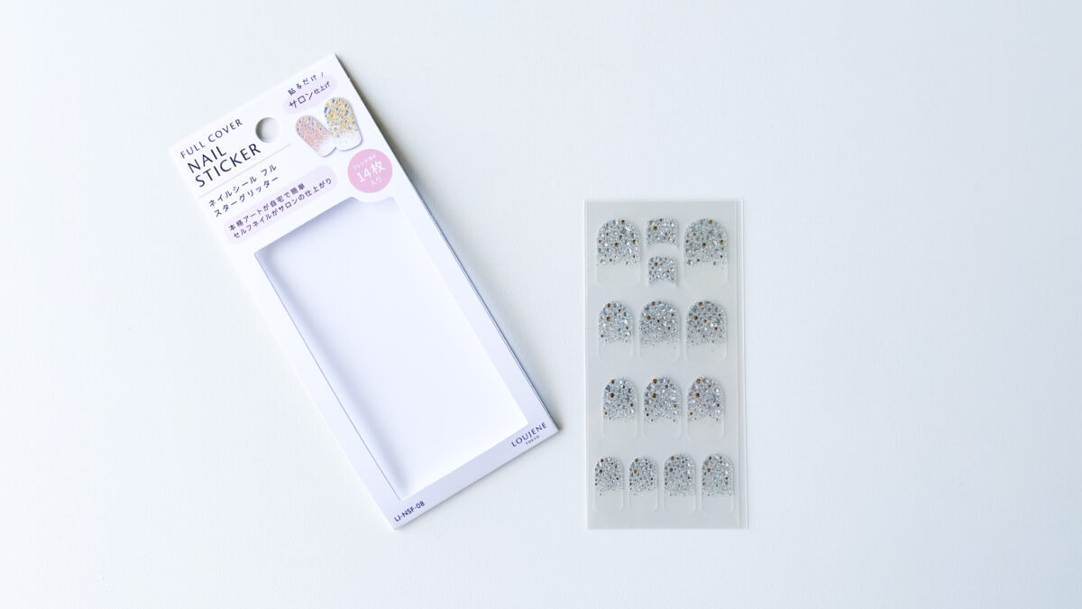 セリアのネイルシールのやり方は?新作やパーツも紹介【2025】