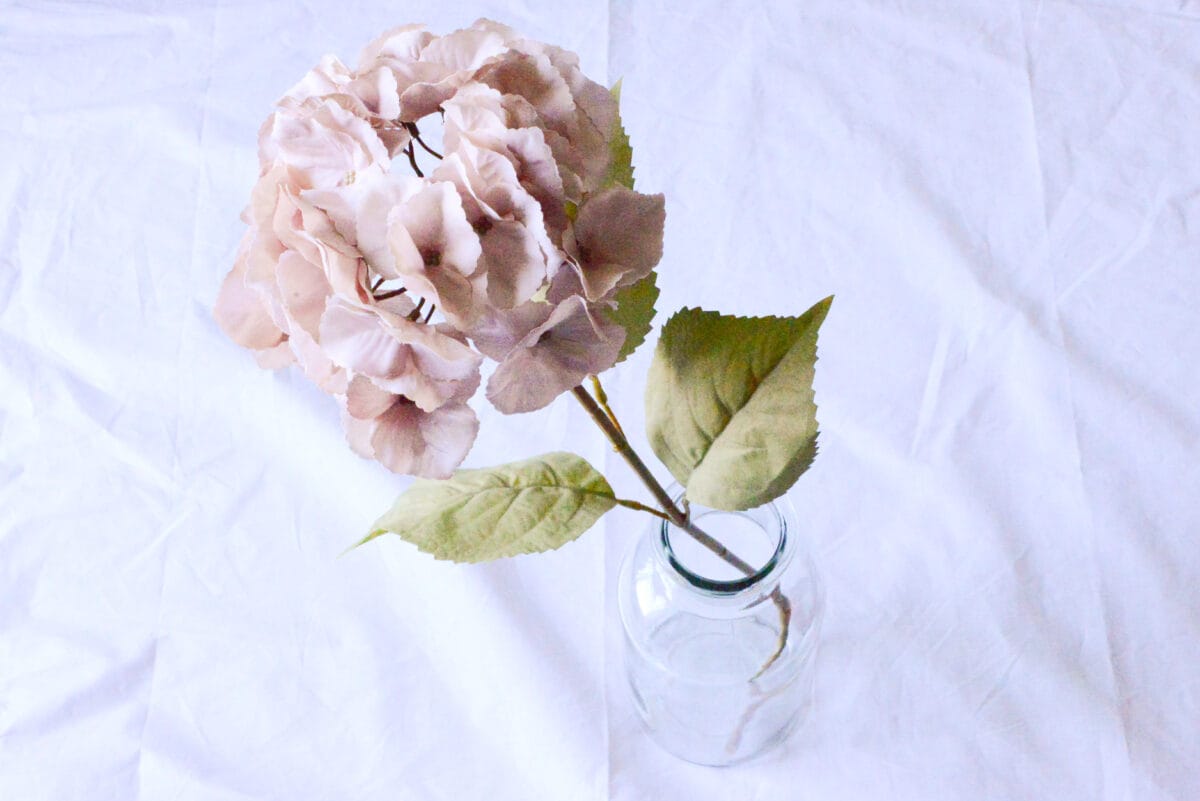 【ダイソー】造花のおすすめ商品とおしゃれなアレンジを紹介