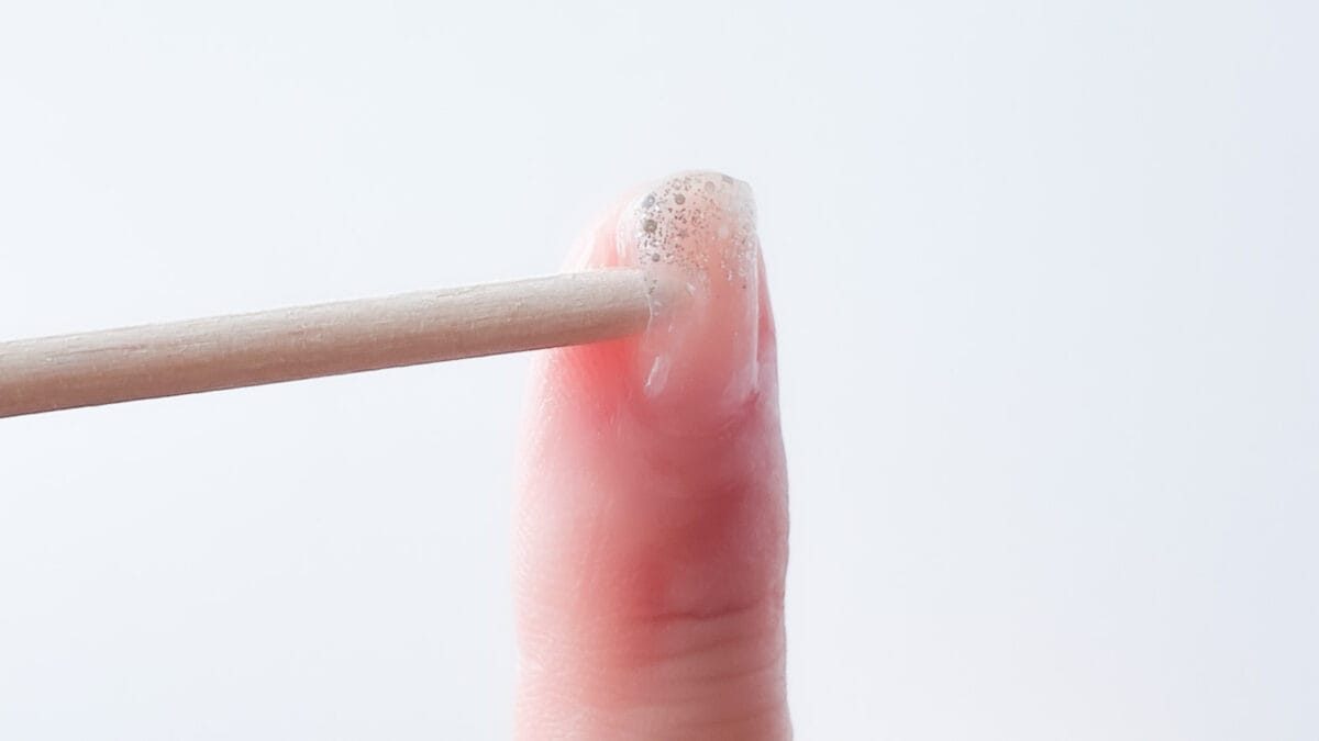 セリアのネイルシールのやり方は?新作やパーツも紹介【2025】