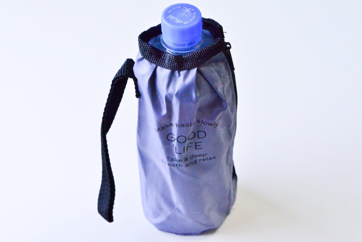 便利でおしゃれなセリアのペットボトルホルダー6選!カラビナ付きや肩掛けも