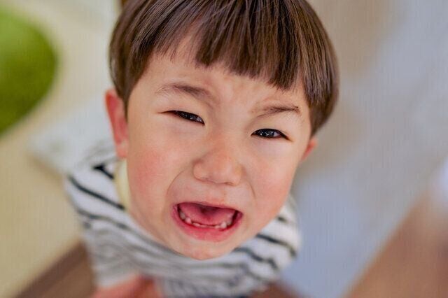 イライラしてして怒ってしまうことも… 。泣き止まない子どもの癇癪はどう対応する？