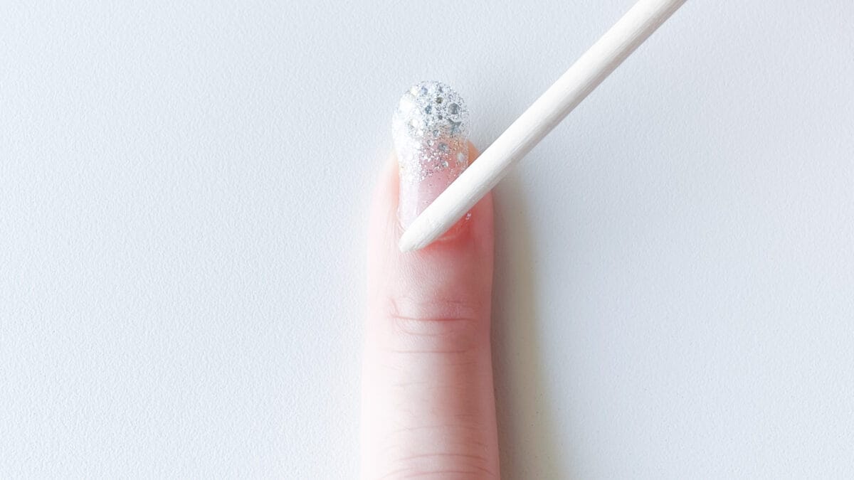 セリアのネイルシールのやり方は?新作やパーツも紹介【2025】