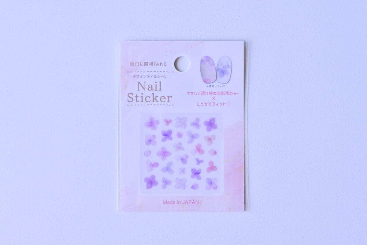 セリアのネイルシールのやり方は?新作やパーツも紹介【2025】