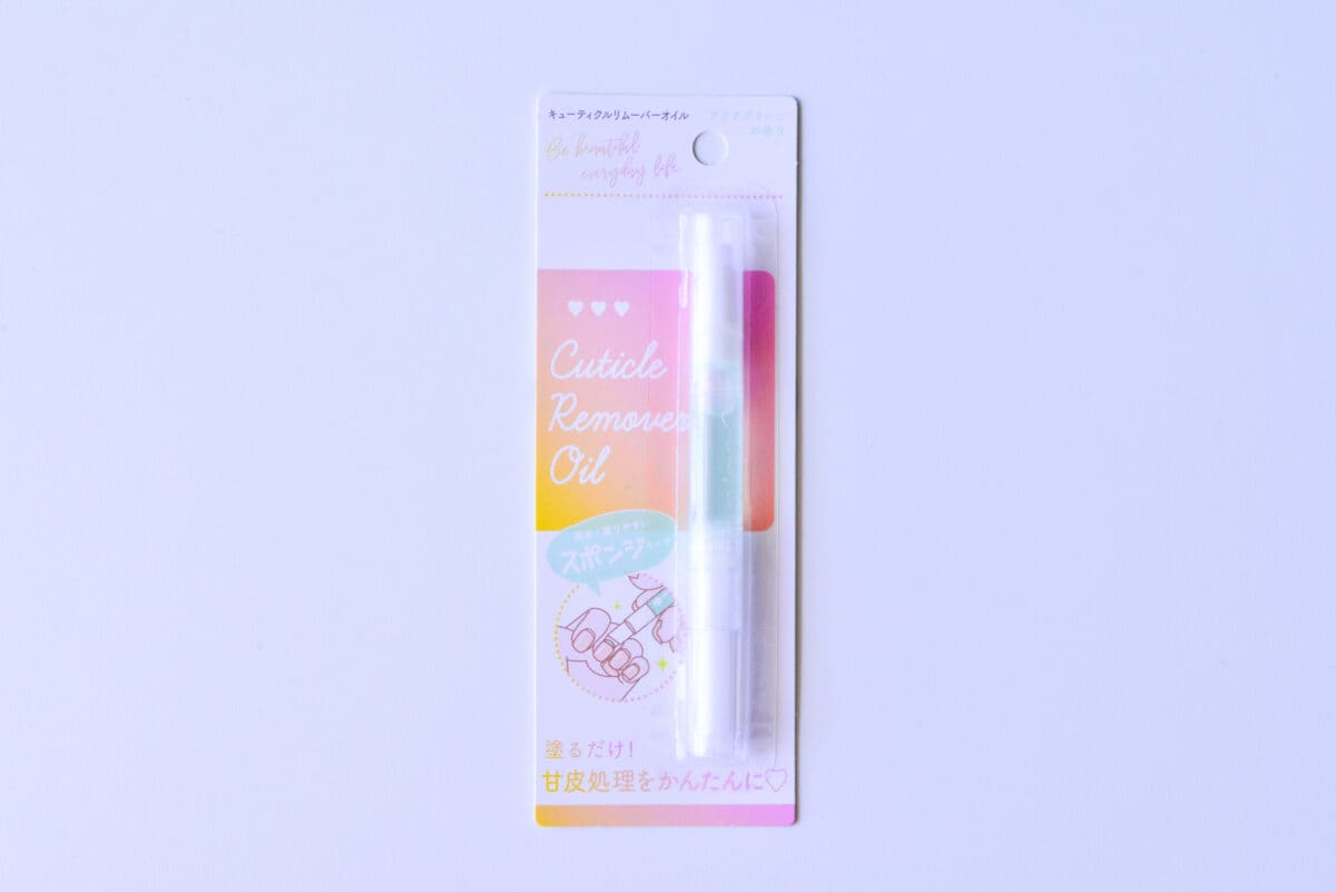 セリアのネイルシールのやり方は?新作やパーツも紹介【2025】