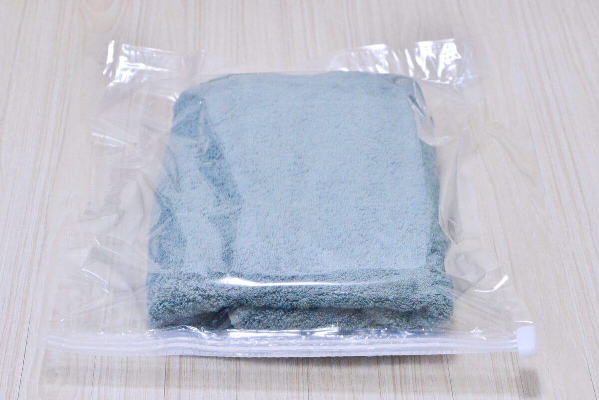 ダイソー「圧縮バッグ」は旅行におすすめ!収納にも便利な実力をレビュー