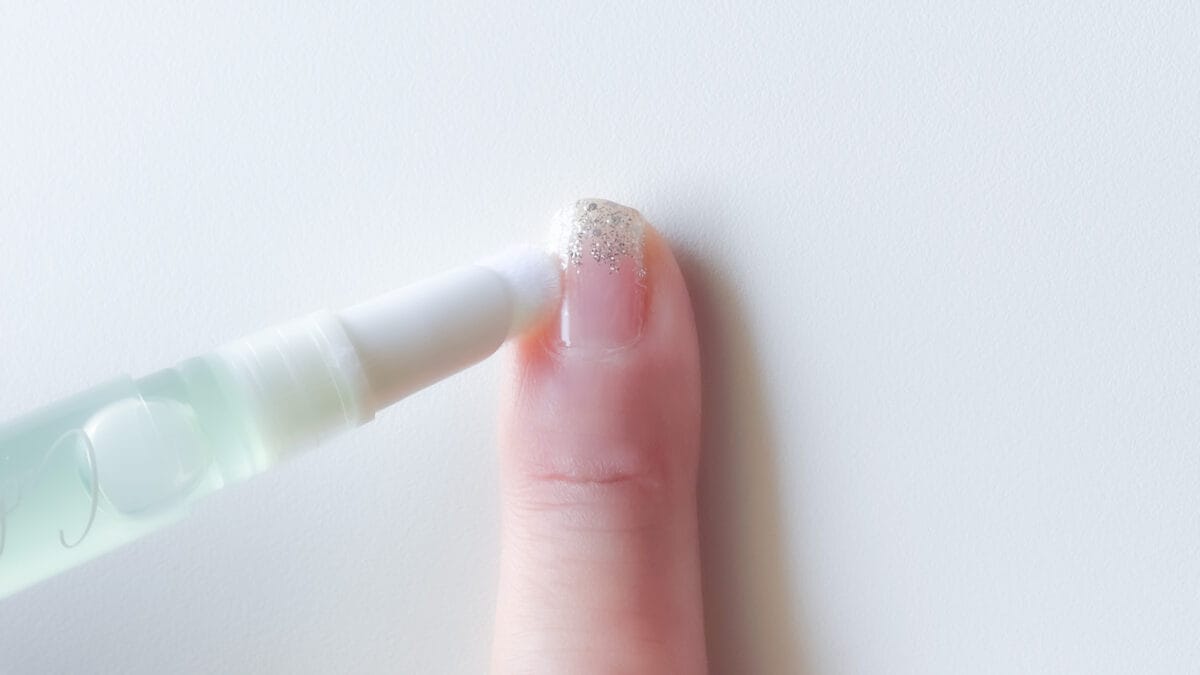 セリアのネイルシールのやり方は?新作やパーツも紹介【2025】