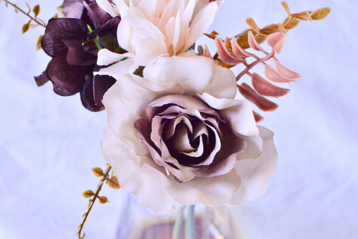 【ダイソー】造花のおすすめ商品とおしゃれなアレンジを紹介