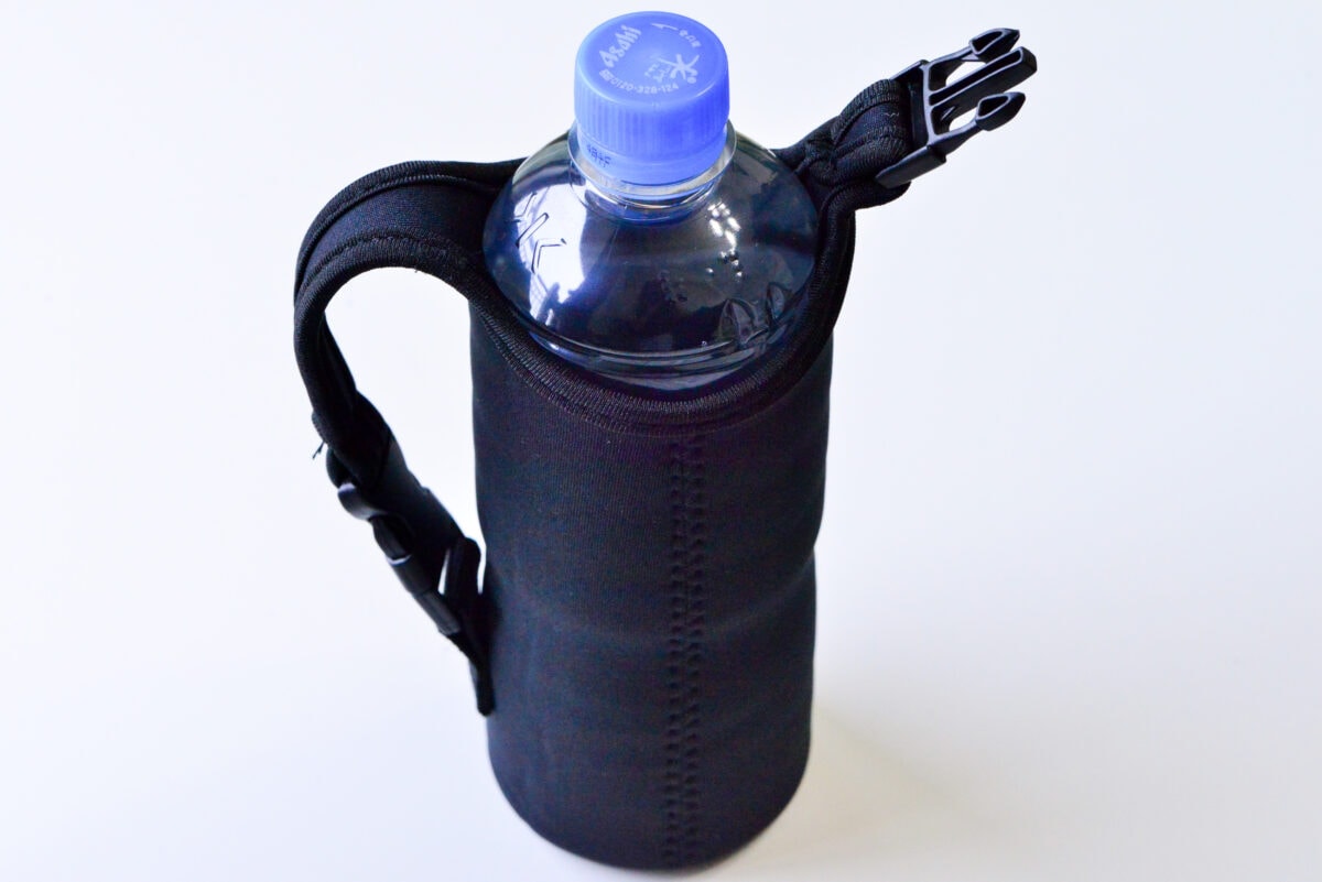 便利でおしゃれなセリアのペットボトルホルダー6選!カラビナ付きや肩掛けも