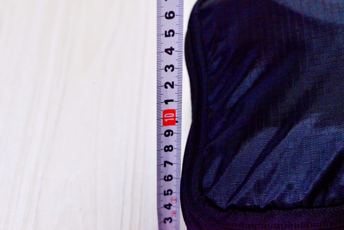 ダイソー「圧縮バッグ」は旅行におすすめ!収納にも便利な実力をレビュー