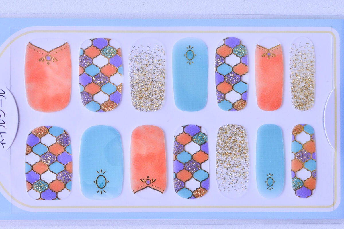 セリアのネイルシールのやり方は?新作やパーツも紹介【2025】