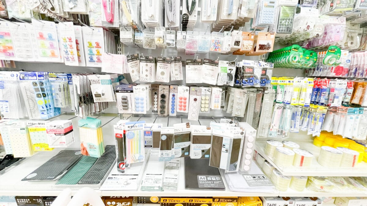 セリアのマグネットが優秀!超強力タイプやシートなど便利な5商品を紹介