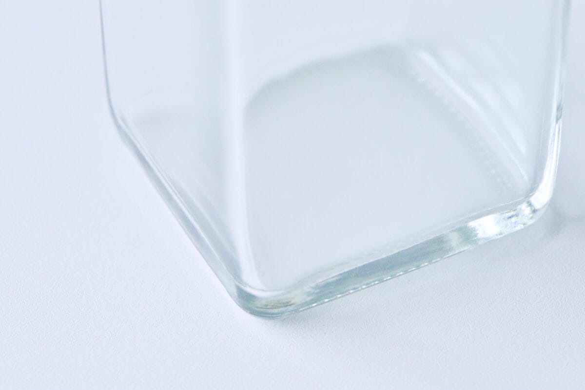 セリアの花瓶おすすめ6選|大きめのものやおしゃれな一輪挿しも紹介