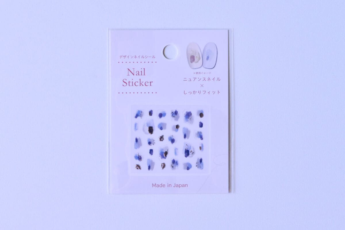 セリアのネイルシールのやり方は?新作やパーツも紹介【2025】