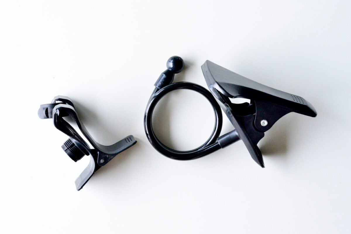 セリアのスマホスタンドがスゴすぎ!こんなに便利で110円ってマジか