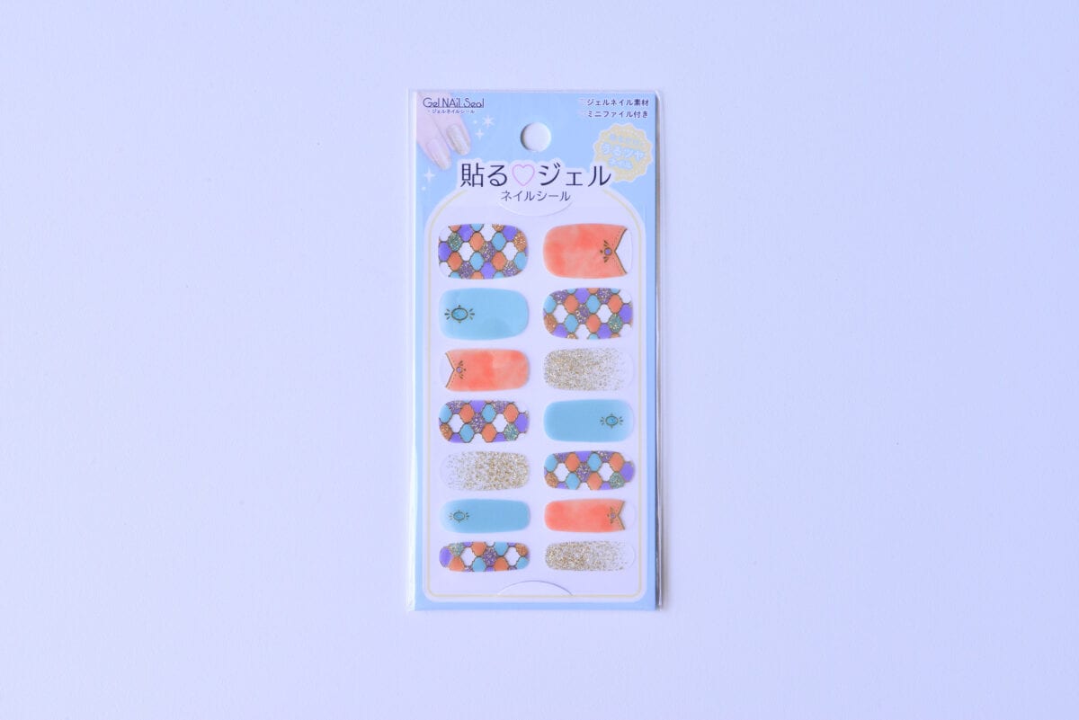 セリアのネイルシールのやり方は？新作やパーツも紹介【2025】
