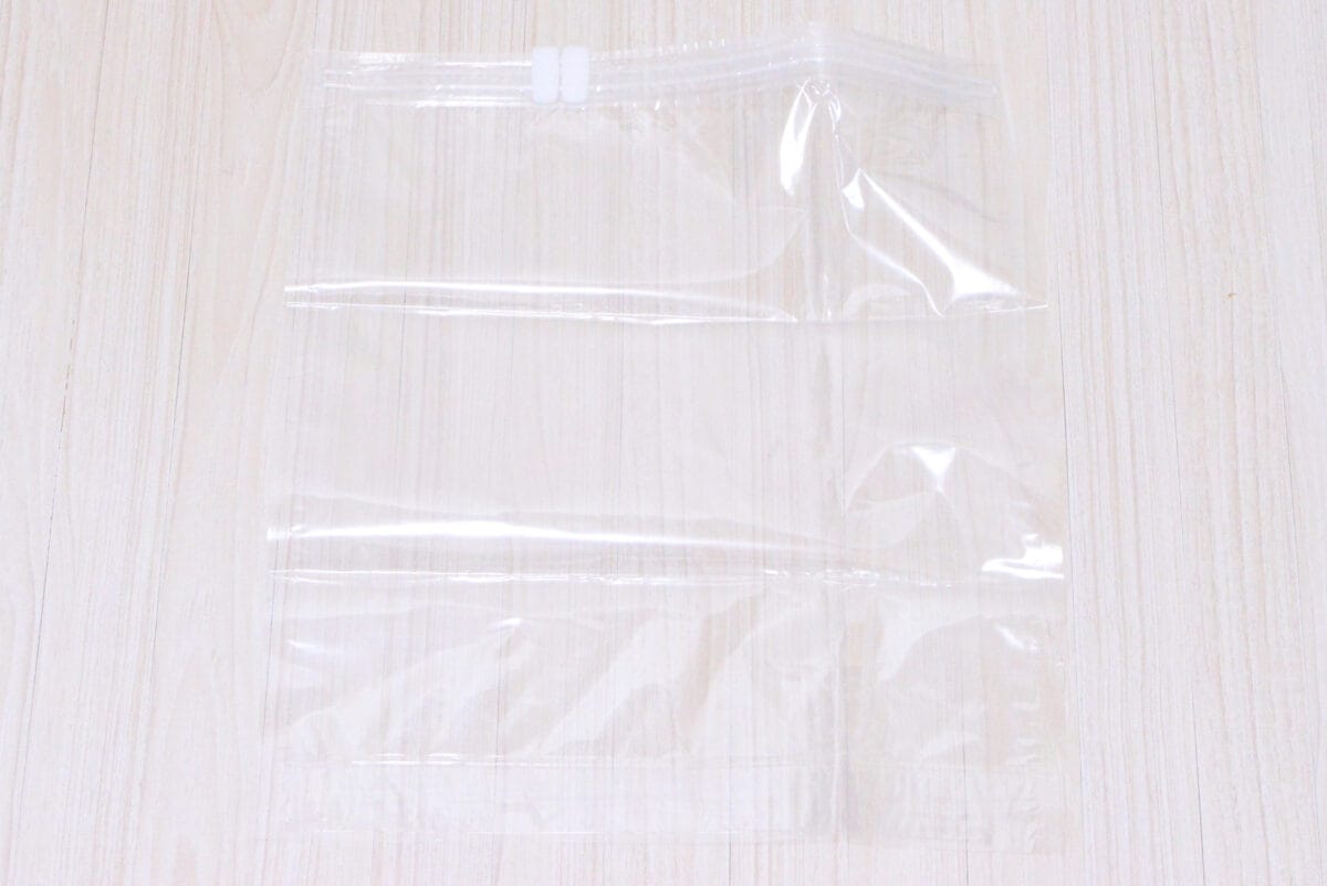 ダイソー「圧縮バッグ」は旅行におすすめ!収納にも便利な実力をレビュー