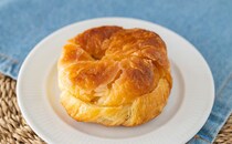 「圧倒的お気に入り」ローソンの人気商品【クイニーアマンサンド】に新商品登場、塩キャラメルクリームの甘さがたまらない