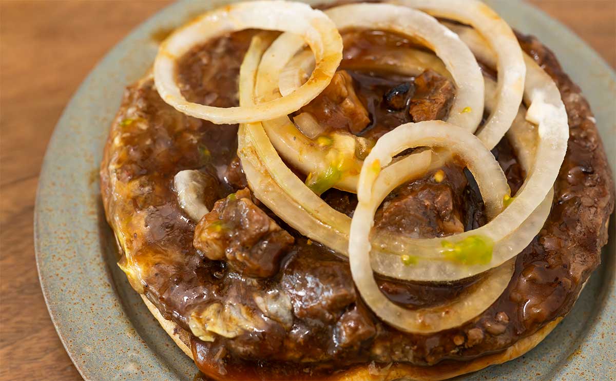 「これは半端ない」「食べ切れなかった」【バーガーキング】角切り牛肩ロースを挟んだ人気商品が限定復活