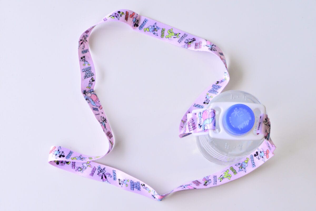 便利でおしゃれなセリアのペットボトルホルダー6選!カラビナ付きや肩掛けも