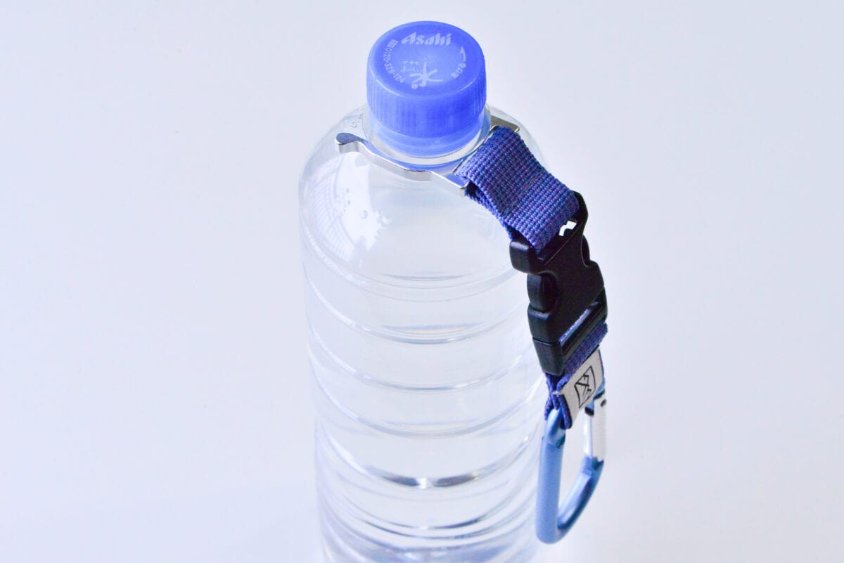 便利でおしゃれなセリアのペットボトルホルダー6選!カラビナ付きや肩掛けも