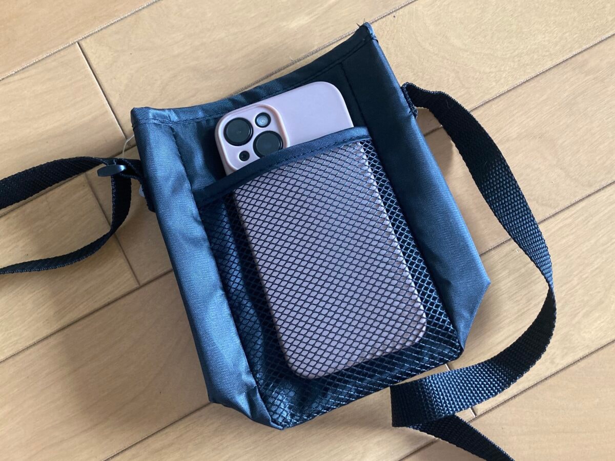 【ダイソー】スマホショルダーが可愛すぎ♡長さやシートの形状も徹底比較!