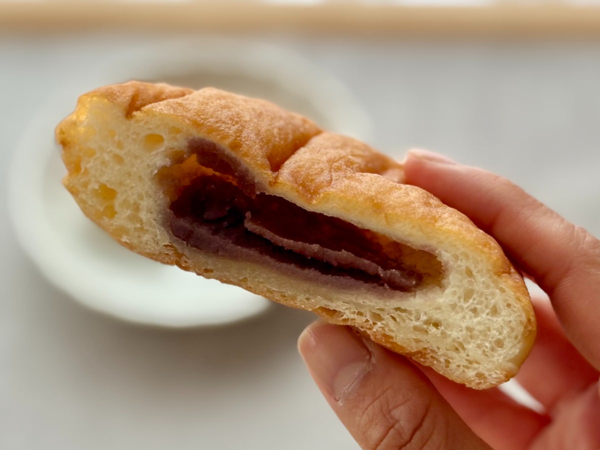 見た目は地味な『パン』。その正体は?【ローソン】再登場した人気商品