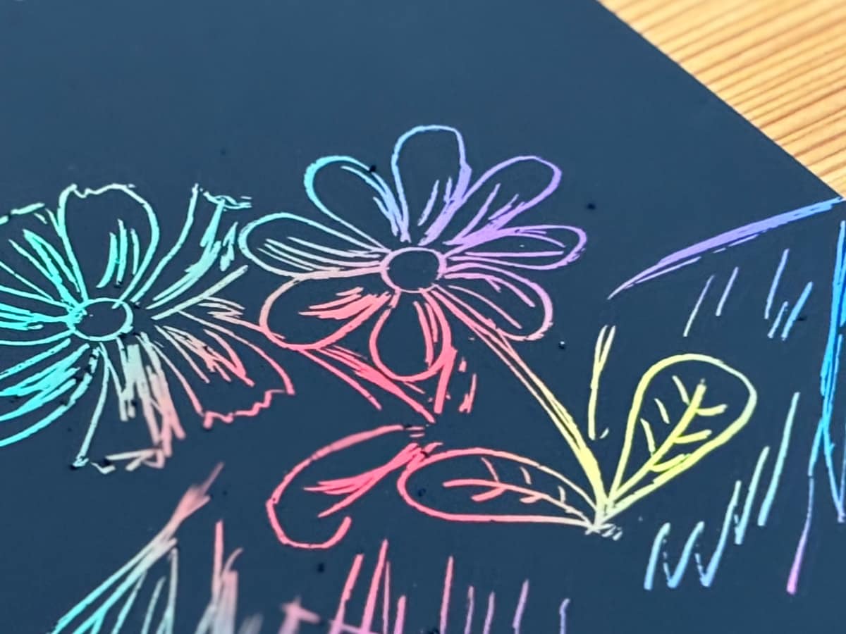 【ダイソー】スクラッチアートのおすすめ6選!やり方も紹介