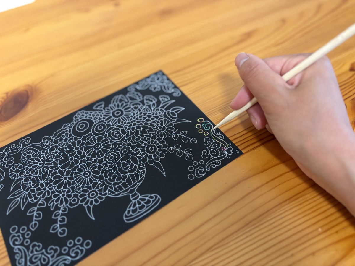 【ダイソー】スクラッチアートのおすすめ6選!やり方も紹介