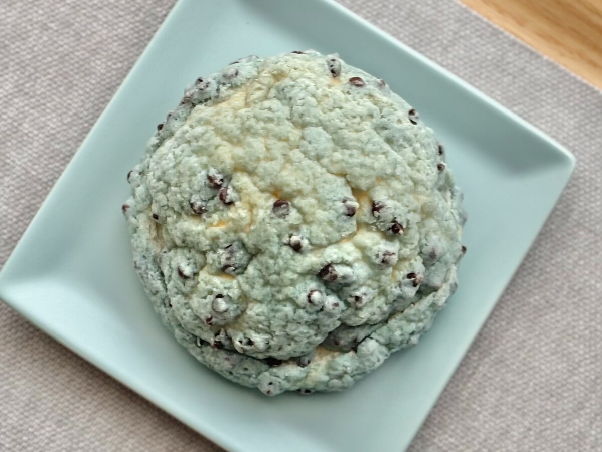 「すーっと爽やか」【ファミマ】の新作パンは見た目も味も衝撃的だった!