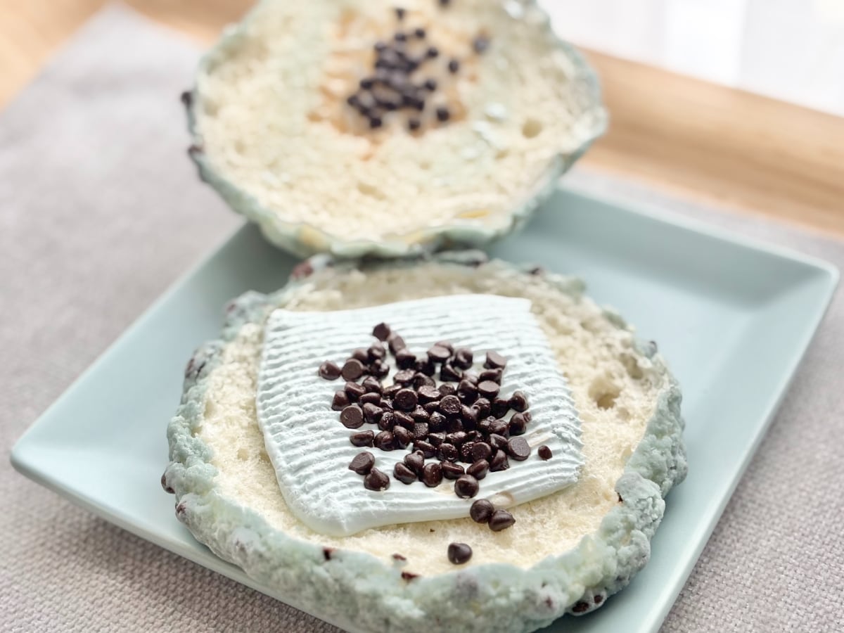 「すーっと爽やか」【ファミマ】の新作パンは見た目も味も衝撃的だった!