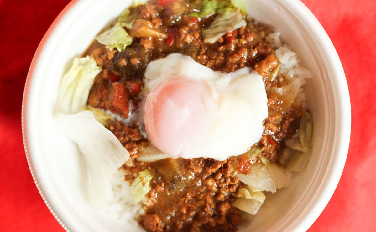 「神飯」の声も!スパイシーで夏にぴったりの【すき家】新メニュー