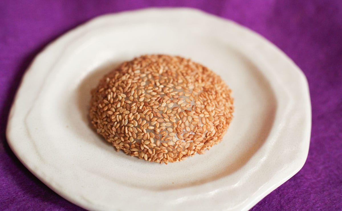 【セブン】ごままみれの絶品大福が値上げして帰ってきた