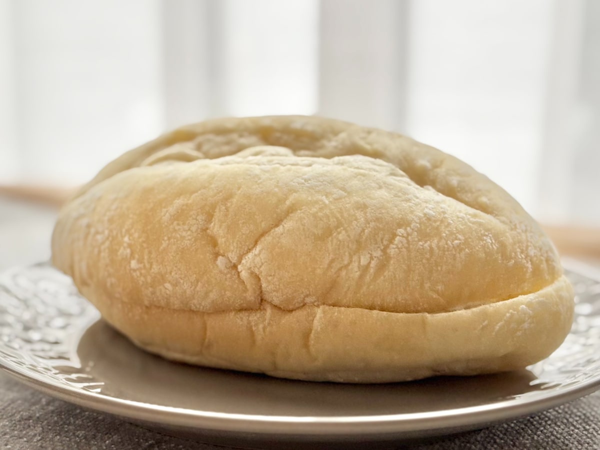 甘くてもっちもちで最高！【ファミマ】の「白生パン」は新作もうまいぞ