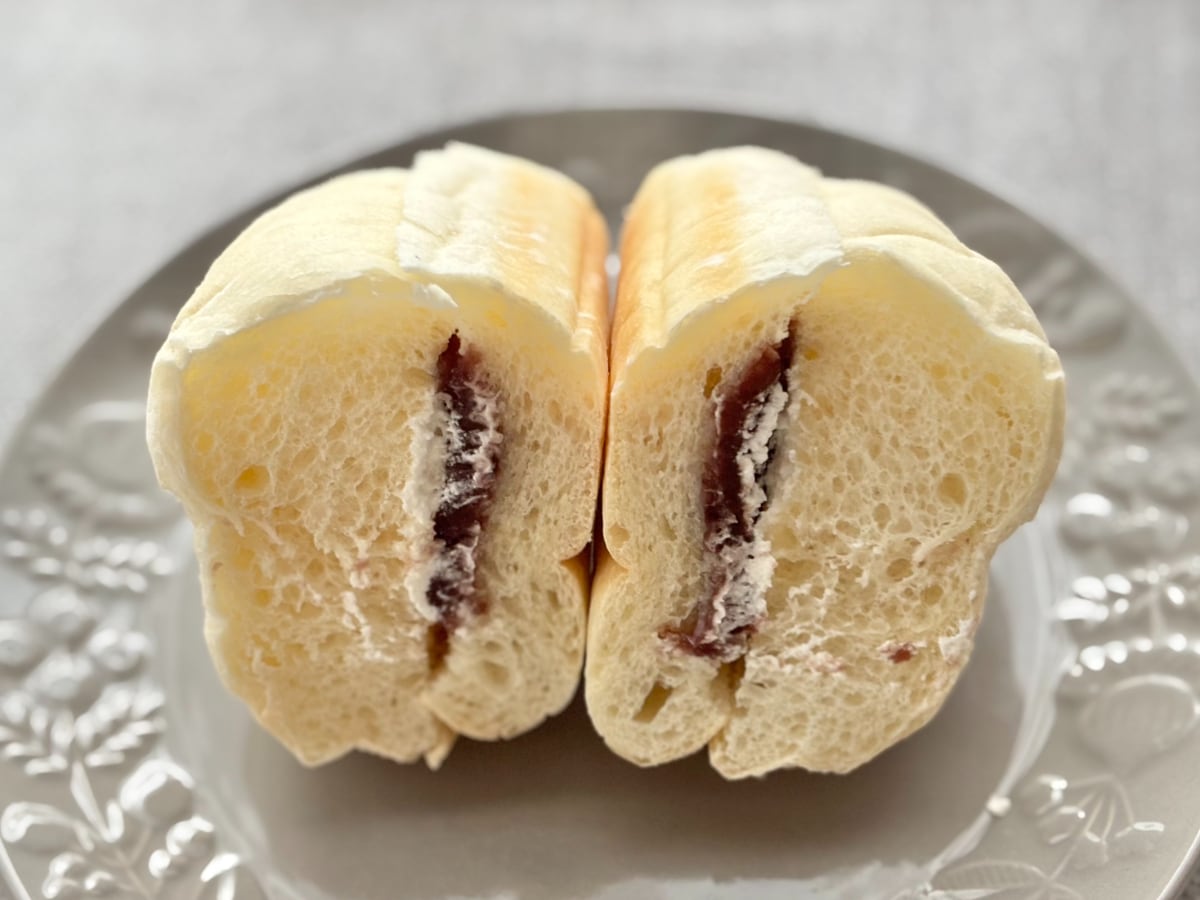甘くてもっちもちで最高！【ファミマ】の「白生パン」は新作もうまいぞ