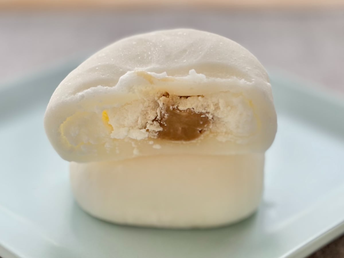 ほろ苦い味×ふわもち食感でリピ確のウマさ！【ファミマ】の新作和スイーツ