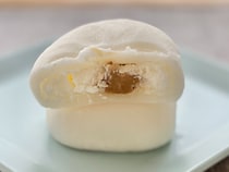 ほろ苦い味×ふわもち食感でリピ確のウマさ！【ファミマ】の新作和スイーツ