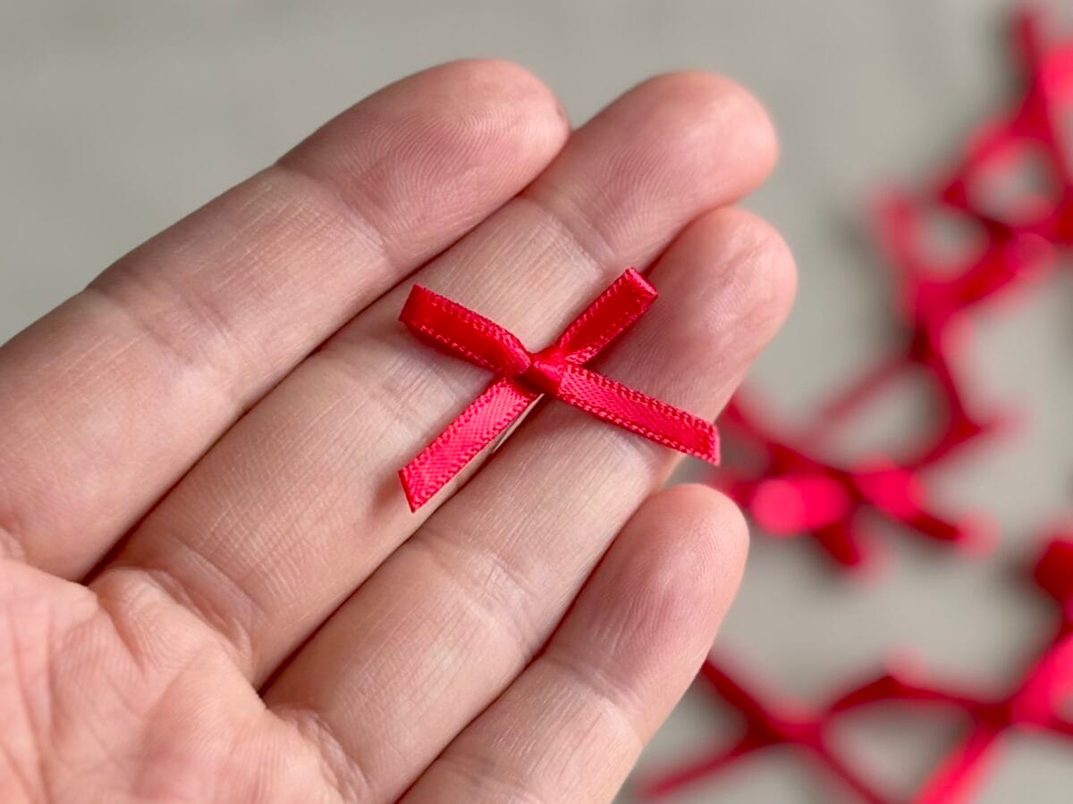 【セリア】おすすめリボン一覧！刺繍やレース、ネイルパーツなど種類も紹介