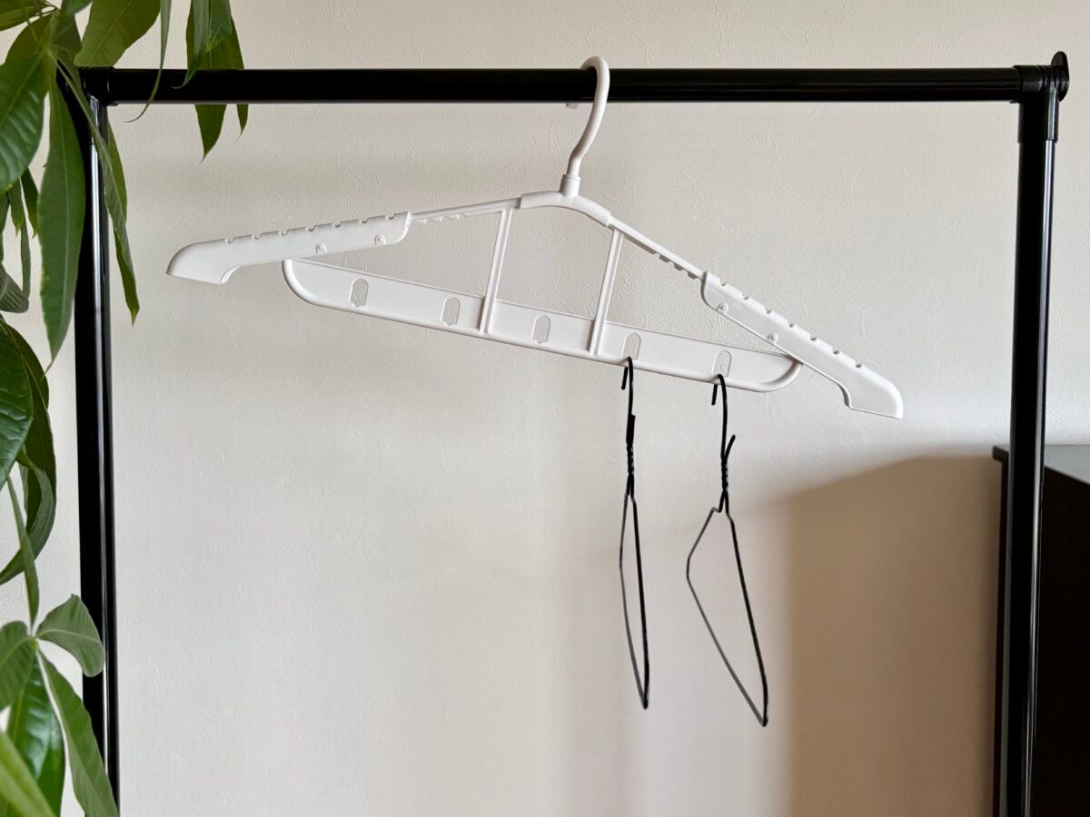 これ本当にダイソー！？ハンガー＆ハンガーラックで省スペース収納！
