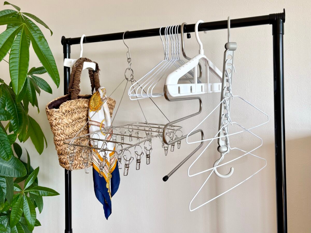 これ本当にダイソー！？ハンガー＆ハンガーラックで省スペース収納！