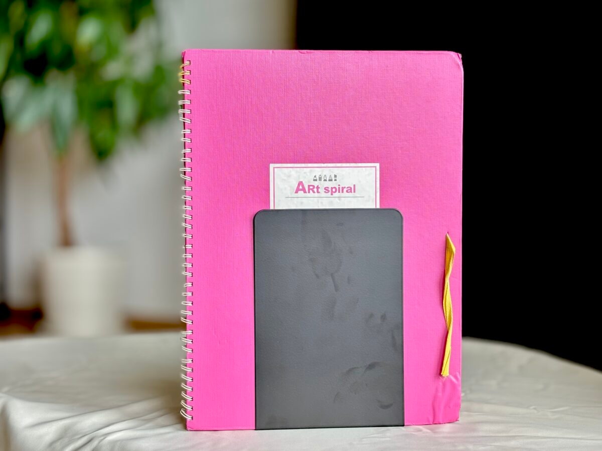 【ダイソー】ブックスタンドが凄いってウワサ♡見せる収納から意外な活用法も